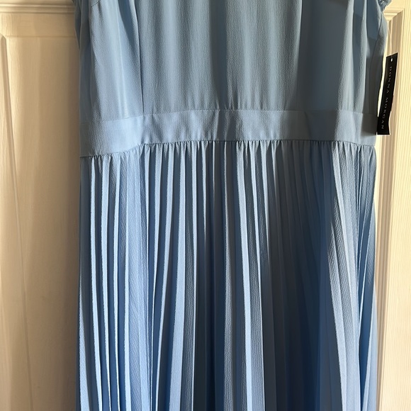 Donna Morgan Pleated Sleeveless Crew Neck Stretch Crepe Midi Dress - Picture 6 of 7